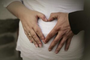 大阪で保育士として子育てと仕事を両立する方法は？